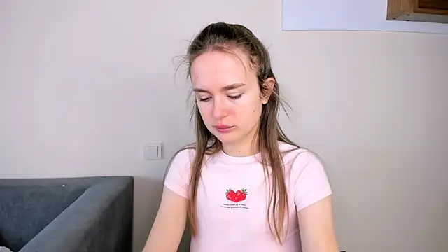 LilMary  online show from March 13, 7:04 am