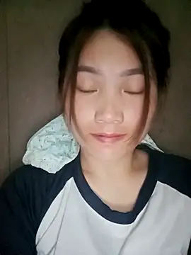 Snapshot of min-xinh chatting on October 4, 5:11 pm min-xinh online show from October 4, 5:11 pm