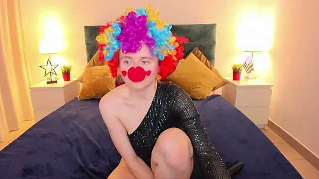 Snapshot of CamillaDreamer chatting on October 3, 3:53 pm CamillaDreamer online show from October 3, 3:53 pm