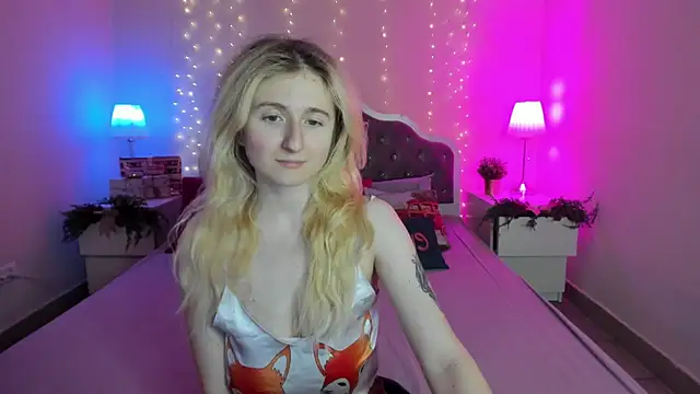 Snapshot of CamillaDreamer chatting on December 15, 6:12 pm CamillaDreamer online show from December 15, 6:12 pm