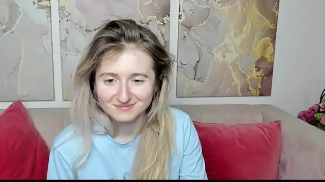 Snapshot of CamillaDreamer chatting on March 30, 9:38 pm CamillaDreamer online show from March 30, 9:38 pm