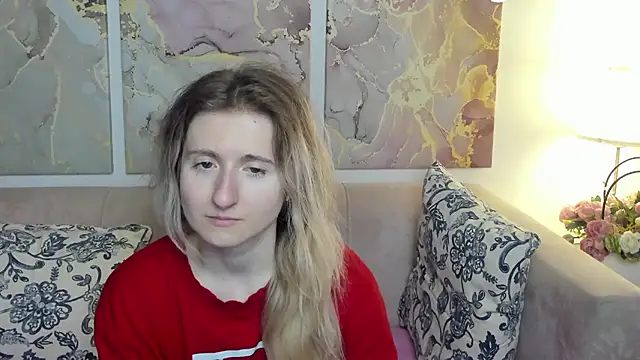 Snapshot of CamillaDreamer chatting on May 21, 12:12 pm CamillaDreamer online show from May 21, 12:12 pm