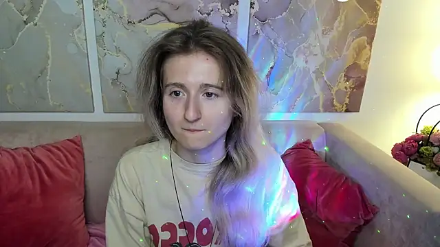 Snapshot of CamillaDreamer chatting on July 16, 5:08 pm CamillaDreamer online show from July 16, 5:08 pm