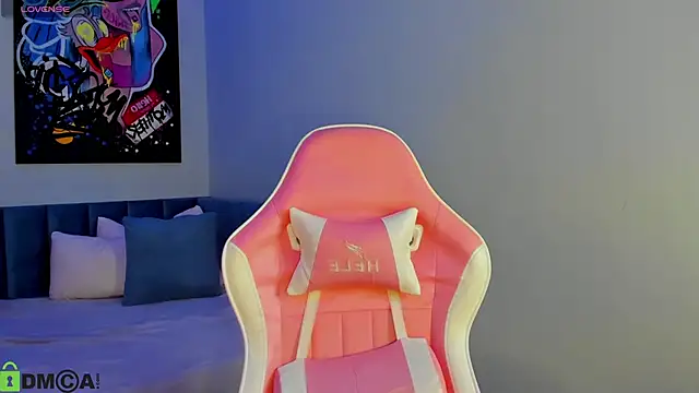 KarinaBroks online show from November 27, 11:45 am