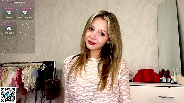 LindyEckland online show from October 15, 12:27 pm