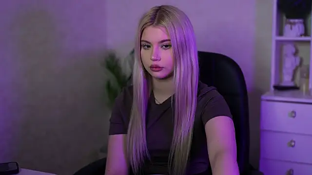 Snapshot of AshleyNikoo chatting on September 30, 9:58 am AshleyNikoo online show from September 30, 9:58 am