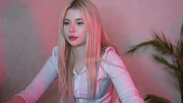 Snapshot of AshleyNikoo chatting on October 18, 4:19 pm AshleyNikoo online show from October 18, 4:19 pm