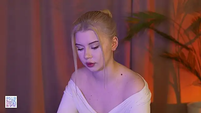 Snapshot of AshleyNikoo chatting on November 24, 4:51 pm AshleyNikoo online show from November 24, 4:51 pm