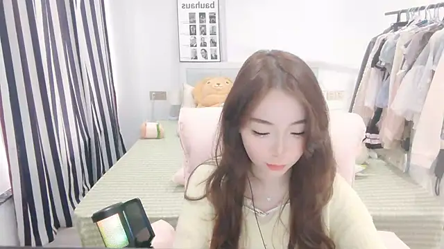 Snapshot of Gardenia-222 chatting on October 12, 6:23 am Gardenia-222 online show from October 12, 6:23 am