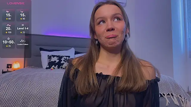 Sienna Mi  online show from October 15, 9:31 am