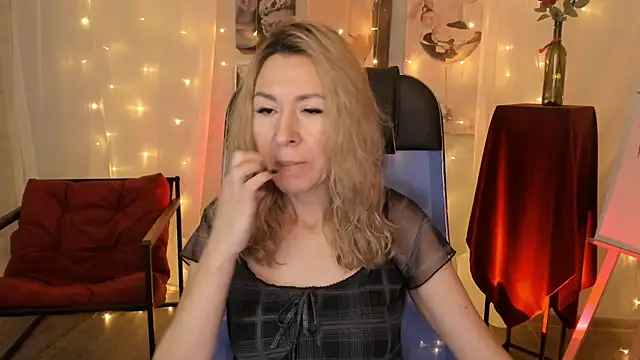 DonnaSmitth online show from February 5, 6:45 pm