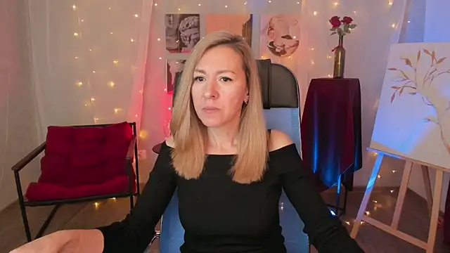 Snapshot of DonnaSmitth chatting on February 18, 6:37 pm DonnaSmitth online show from February 18, 6:37 pm