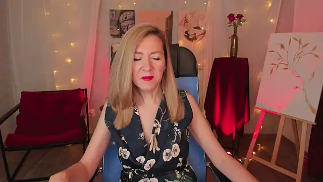 Snapshot of DonnaSmitth chatting on February 19, 6:37 pm DonnaSmitth online show from February 19, 6:37 pm