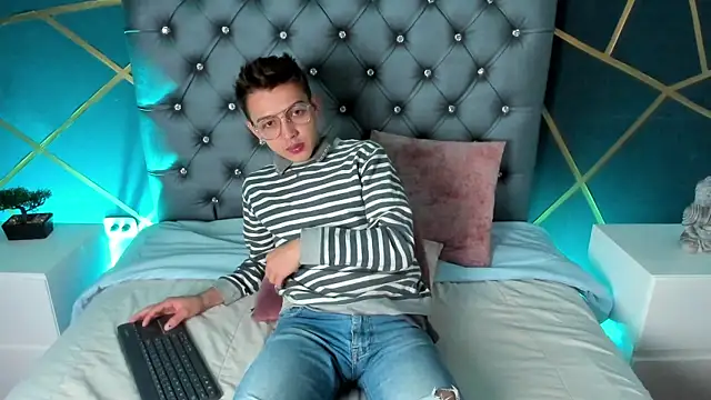 Snapshot of Lian_Miller1_ chatting on October 1, 12:22 pm Lian Miller1 online show from October 1, 12:22 pm