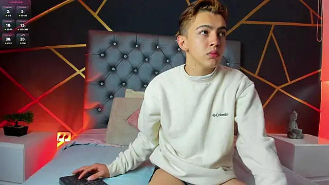 Snapshot of Lian_Miller1_ chatting on October 27, 12:42 pm Lian Miller1 online show from October 27, 12:42 pm