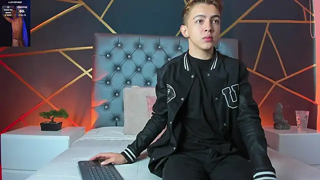 Snapshot of Lian_Miller1_ chatting on October 28, 12:30 pm Lian Miller1 online show from October 28, 12:30 pm