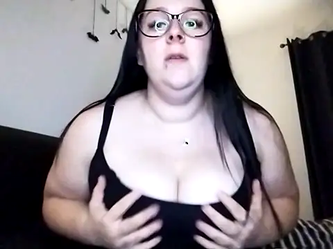 Snapshot of CuteLacexx chatting on October 16, 9:16 pm CuteLacexx online show from October 16, 9:16 pm