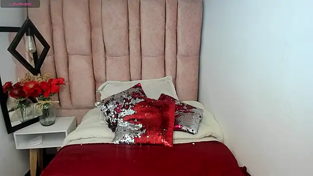 Issa Milf   online show from June 15, 1:57 pm