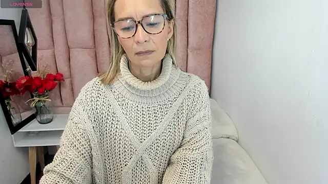 Issa Milf   online show from June 20, 1:47 pm