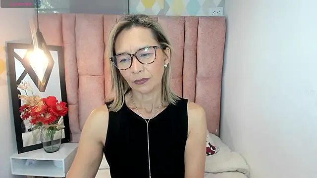 Issa Milf   online show from July 6, 1:41 pm