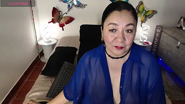 yourhornyjuliettee online show from February 25, 10:41 pm