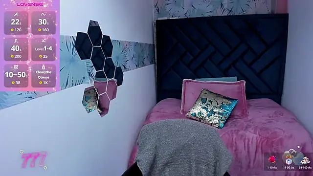 Snapshot of Valery_More__ chatting on April 22, 1:12 pm Valery More online show from April 22, 1:12 pm