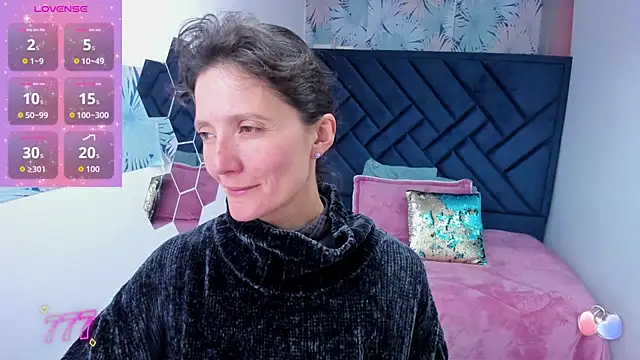 Snapshot of Valery_More__ chatting on April 25, 2:25 pm Valery More online show from April 25, 2:25 pm
