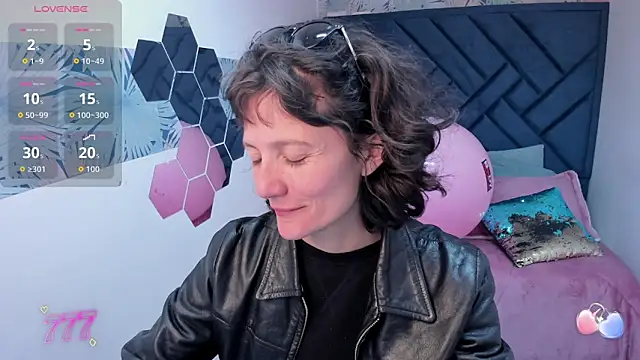 Snapshot of Valery_More__ chatting on June 6, 1:16 pm Valery More online show from June 6, 1:16 pm