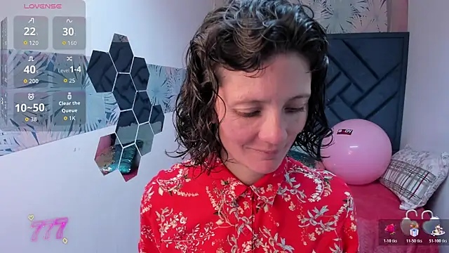 Snapshot of Valery_More__ chatting on June 11, 1:53 pm Valery More online show from June 11, 1:53 pm