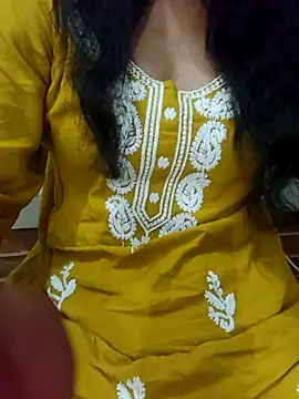 Snapshot of Meenu_rani6 chatting on October 2, 7:15 am Meenu rani6 online show from October 2, 7:15 am