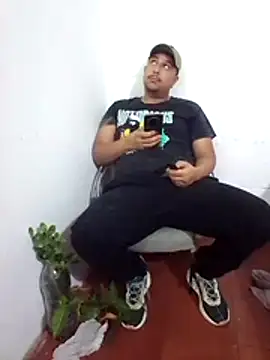 Snapshot of Tequilamaster chatting on November 17, 12:33 pm Tequilamaster online show from November 17, 12:33 pm