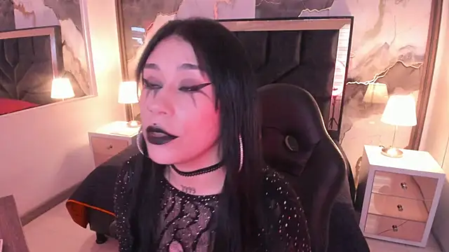 SusanVilla online show from February 24, 7:45 pm