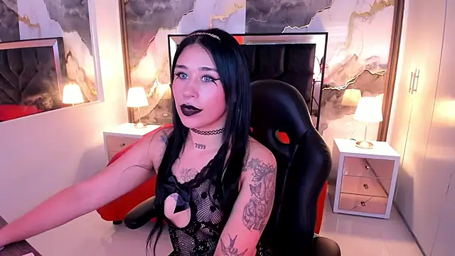 SusanVilla online show from May 25, 7:53 pm