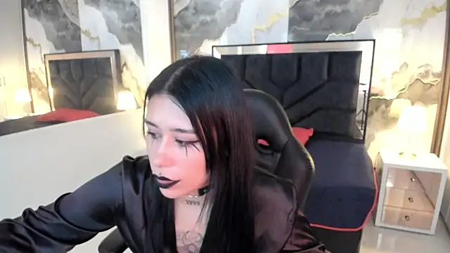 SusanVilla online show from June 5, 7:52 pm