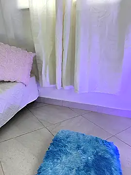 Snapshot of In-Ur-dreams chatting on October 14, 4:52 pm In-Ur-dreams online show from October 14, 4:52 pm