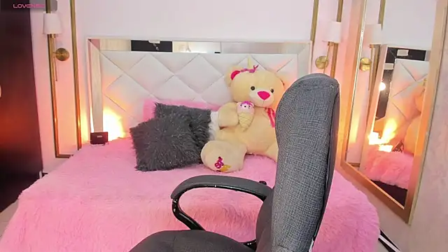 i kristi online show from February 6, 8:23 pm