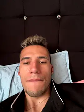 wiland hot23 online show from December 18, 8:04 pm