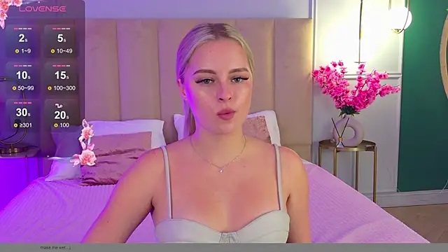 Snapshot of EllyLinn chatting on November 14, 5:11 pm EllyLinn online show from November 14, 5:11 pm