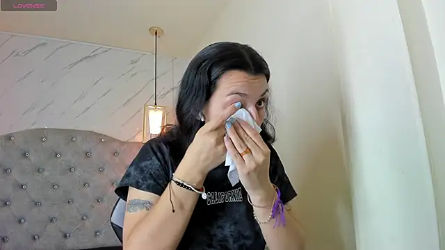 Iris  77 online show from October 6, 6:38 pm