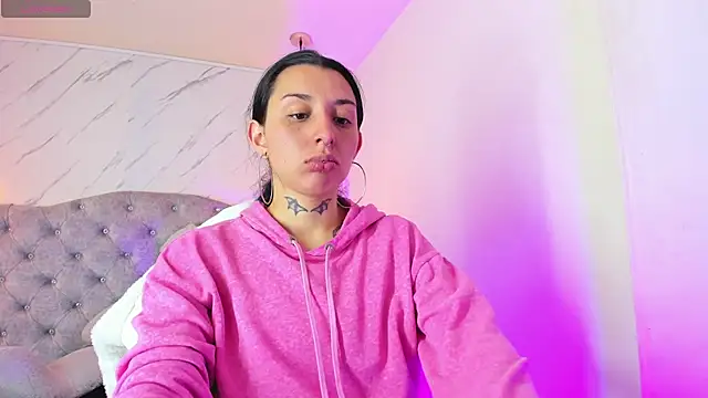 Iris  77 online show from November 3, 4:30 pm