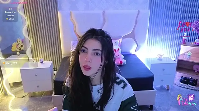 Snapshot of Ixchel_tay chatting on May 17, 3:37 am Ixchel tay online show from May 17, 3:37 am