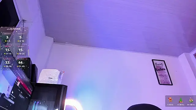 Snapshot of violet_blaze chatting on November 27, 10:17 am violet blaze online show from November 27, 10:17 am