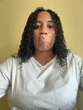 jesicamonroe44 online show from October 20, 9:15 pm