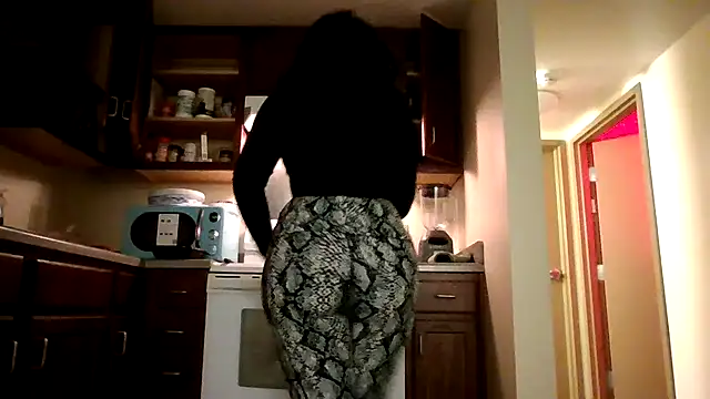 bellacagyal online show from October 26, 11:31 pm