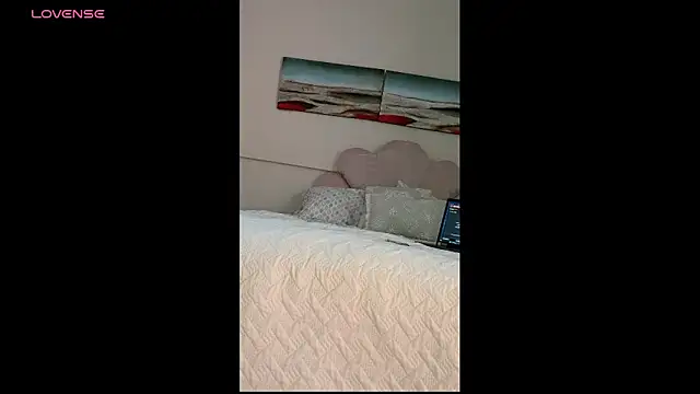 bellacagyal online show from May 20, 10:54 am
