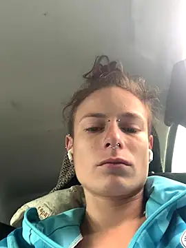 GoldenPussy1329 online show from October 19, 11:00 am