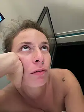 GoldenPussy1329 online show from June 7, 8:56 pm