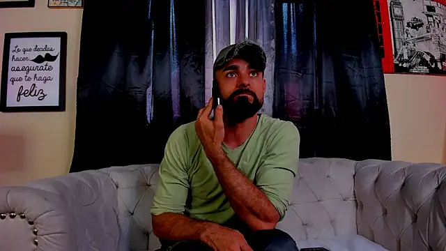 Kael Bronte online show from October 31, 6:42 pm