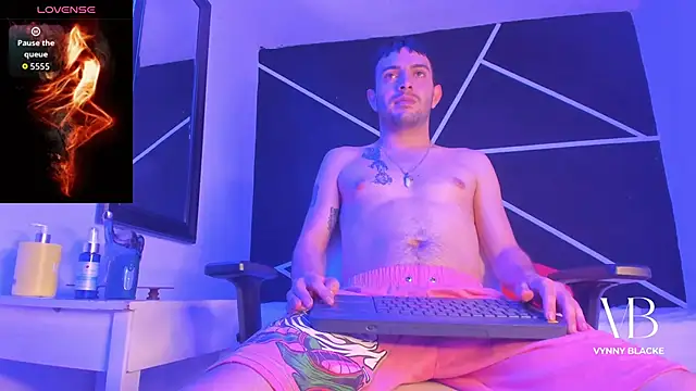 VynnyBlacke  online show from November 25, 9:48 pm