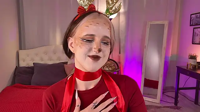 luna son online show from December 15, 9:19 pm